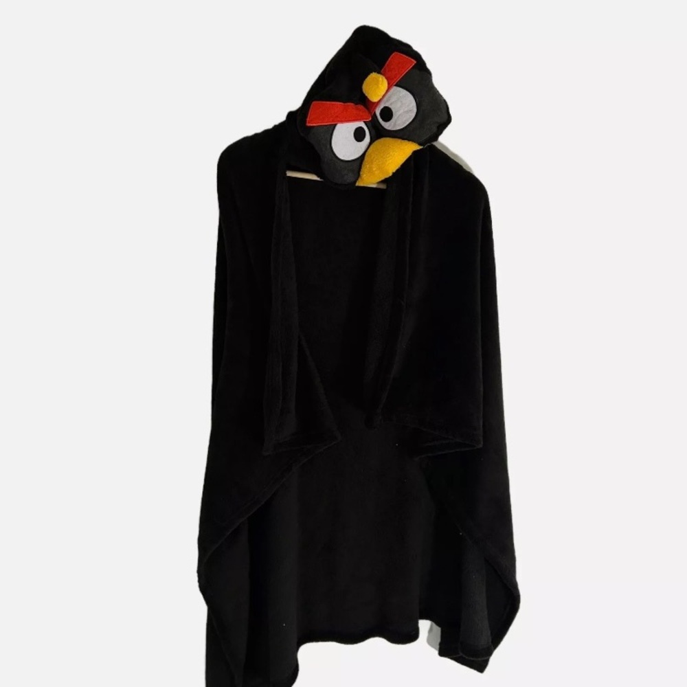 Angry bird bomb bird black hooded throw blanket